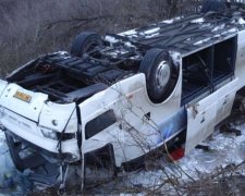Через негоду в Росії з дороги здуло будівельний кран і два автобуси