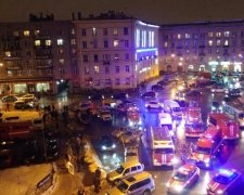 Потужний вибух у Пітері: у мережі з'явилося перше відео