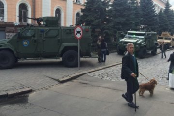 На травневі до Одеси стягують спецназ та військову техніку