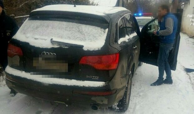 Львовские мажоры с битами на люксовом Audi  заблокировали маршрутку с людьми
