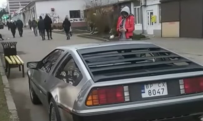 DeLorean DMC-12, скріншот: YouTube