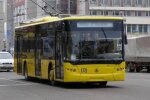 Зайці-зачипіри: дніпровські школярі осідлали тролейбус, щоб не платити за проїзд, - екстремальні кадри