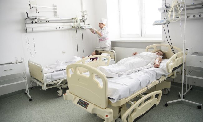 Пом'янули ледь не до смерті: десятки львів'ян потрапили під крапельниці, ось вам і домашня ковбаска