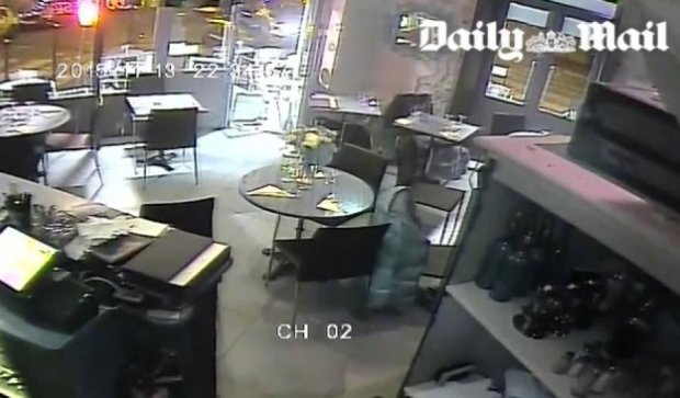 Власник піцерії продав відео нападу терористів за 50 тисяч евро