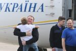 Категорична відмова Сенцова та реанімація: звільнених українців привезли до лікарні, деталі