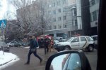 Будьте обережні: озброєна банда зухвало грабує киян в людних місцях