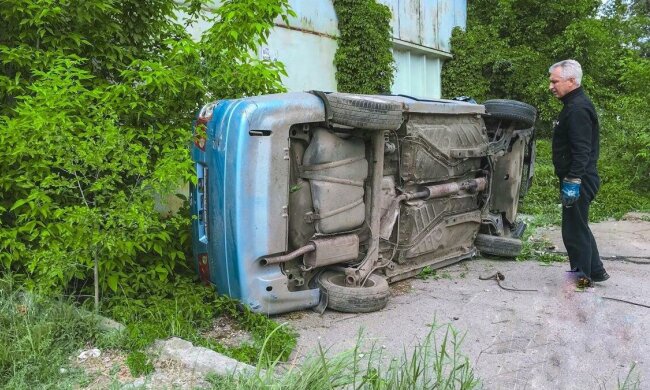 Пьяный днепрянин "пообедал" водкой и сделал сальто вместе с машиной - вдребезги