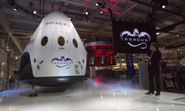 Новое детище Илона Маска покорило космос: невероятное видео от SpaceX