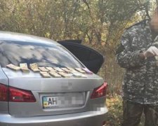 Донецька СБУ спіймала власних співробітників на хабарі у 350 тис грн