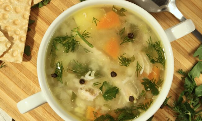 Куриный суп с рисом, скриншот: YouTube