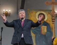 Порошенко підписав доленосний закон: московським попам прийшов кінець