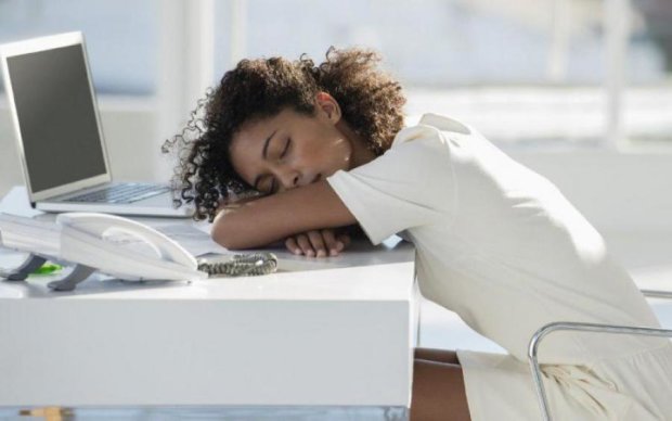 5 простих порад, як не заснути на роботі