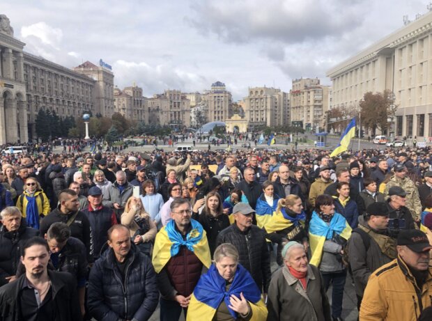 Тысячи украинцев на Майдане выдвинули Зеленскому требования: "Должны нести полную ответственность"