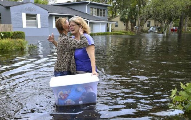 Мировые модели по-своему поддержали жертв урагана "Ирма"