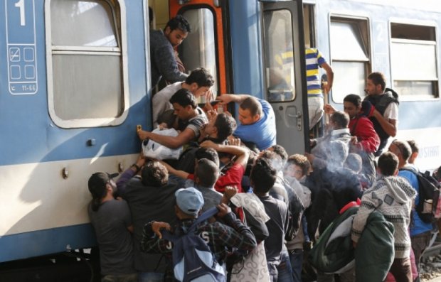 Будапештский вокзал открыли для беженцев