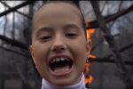 "Земля уже мертва", - украинские дети песней умоляют поджигателей остановиться