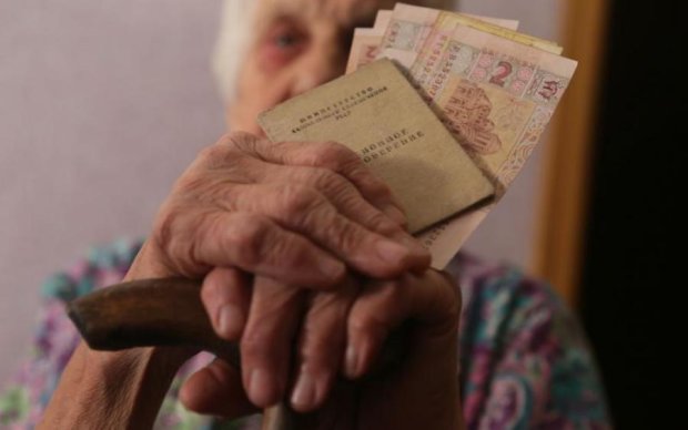 Пенсионный фонд: украинцев накормили очередными обещаниями