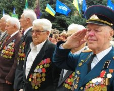 До Дня Перемоги ветеранам виплатять по 400 гривень
