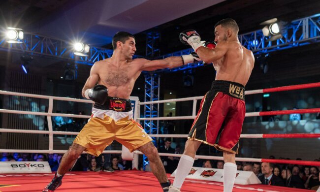 Артем Далакян сломал руку в бою против Йосбера Переса, пресс-служба