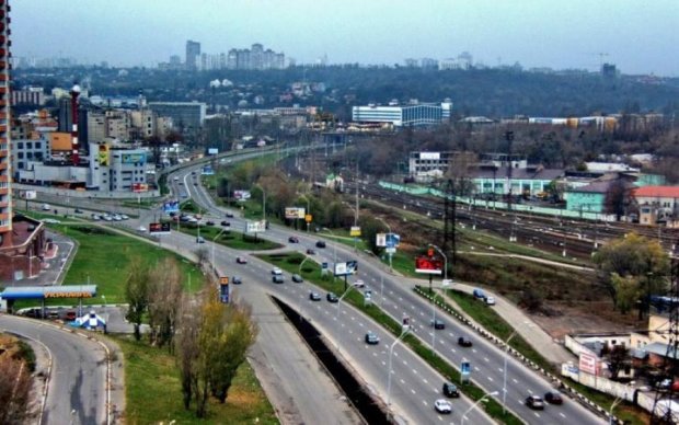 Как в Голливуде: киевлянин чудом спасся из пылающего автомобиля