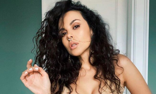 Настя Каменских, instagram.com/kamenskux/