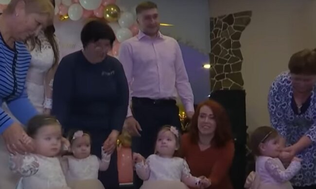 Четвернята отпраздновали первый День рождения, кадр из репортажа ТСН: YouTube