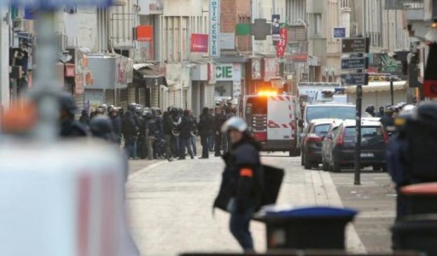 В пригороде Парижа снова взрывы - убиты двое террористов