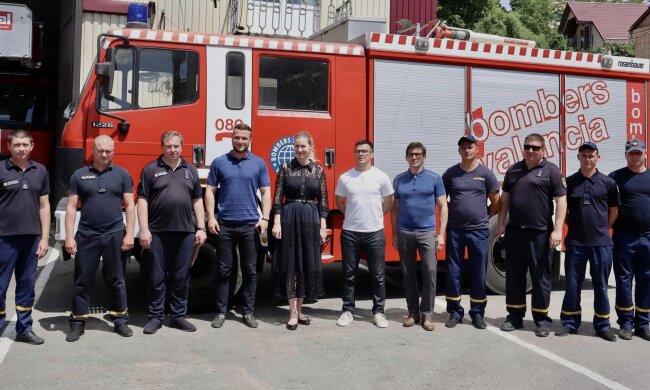 Это то, что очень нужно: Георгий Зантарая вместе с ОО "Bombers pel mundo Valencia" показали красавицу, которая будет служить столичному ГСЧС