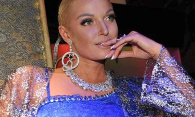 Волочкова на Новий рік запроторила батьків в пансіонат: кожен сам за себе