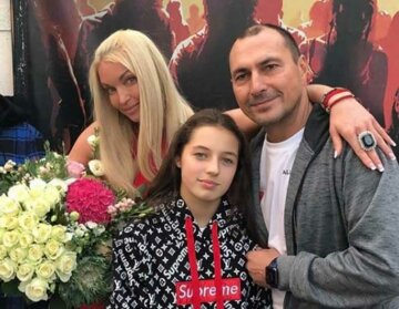 Анастасия Волочкова с дочерью и бывшим мужем