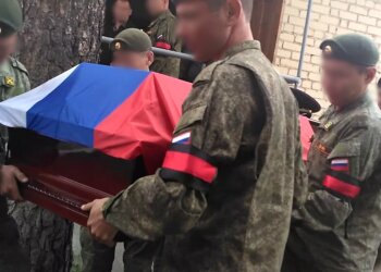 Похорон російського солдата, фото з вільних джерел