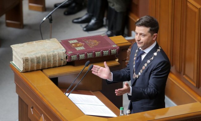 Отставка Зеленского: украинцы активно протестуют против скандальной петиции