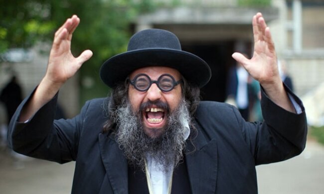 Пьяные паломники-хасиды в Умани ударили женщину