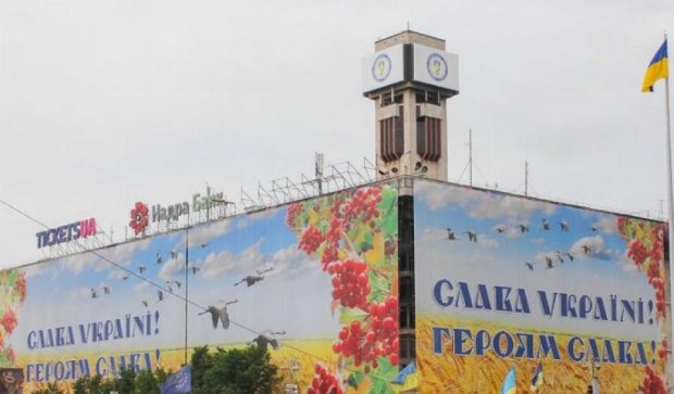 В Киеве Дому профсоюзов вернут прежний вид
