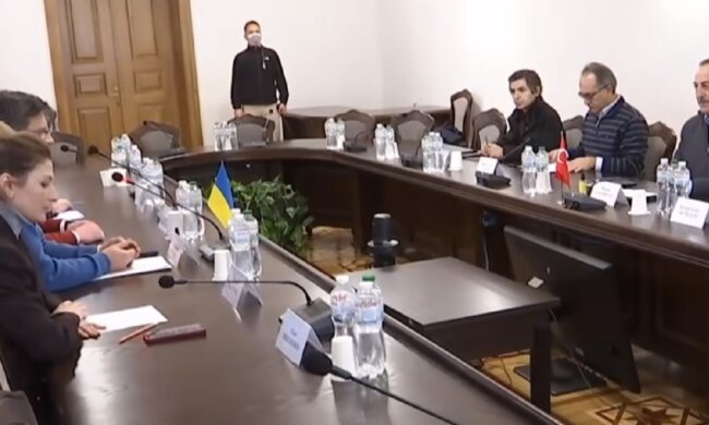 У Туреччині поставили крапку на російських питаннях Криму і Донбасу: "Слід придумати інші ідеї"