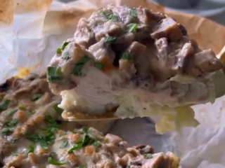 Запеканка с шампиньонами и цветной капустой, кадр из видео