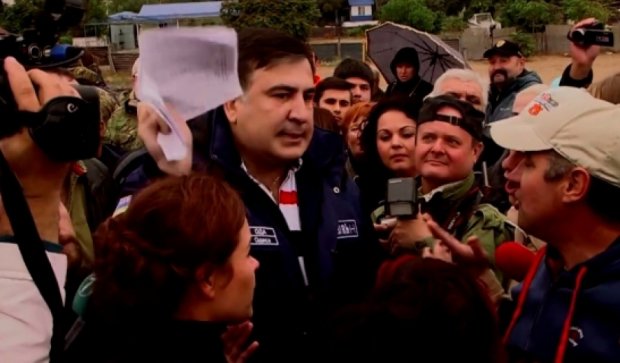 Жители села Крыжановка с криками набросились на Саакашвили (видео)
