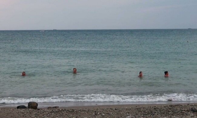 Під Запоріжжям жінку віднесло у відкрите море - що робити, якщо ваш матрац з'їхав з глузду