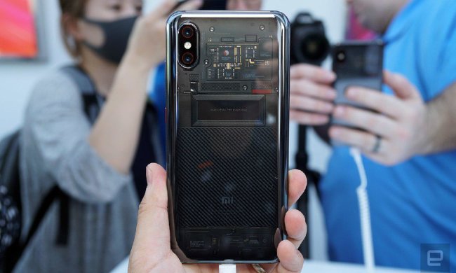 Xiaomi Mi8 Explorer Edition испытали на прочность: видео