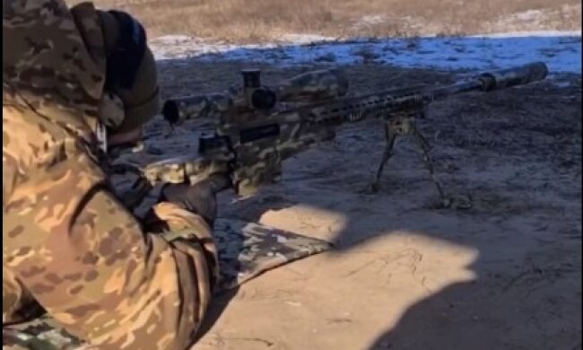 Як готують снайперів добровольчого підрозділу "Хартія": Юрій Голик показав відео
