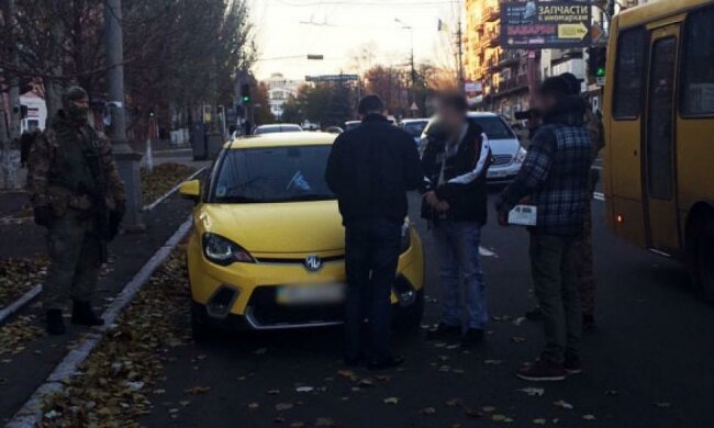 Адвокат из Мариуполя продавал женщин в публичные дома в Грецию