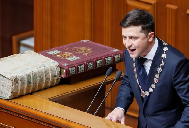Зеленский уволил Муженко и назначил нового главу Генштаба