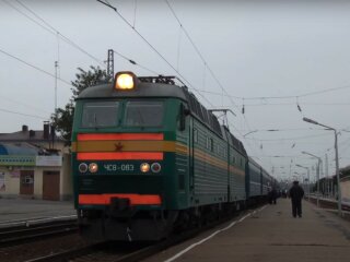 поезд, скриншот из видео