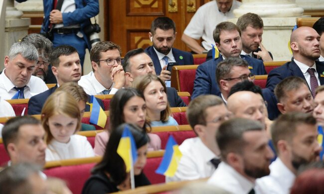 Зеленский устроит нардепам настоящий ад: обыски и прослушка в Раде станут реальностью