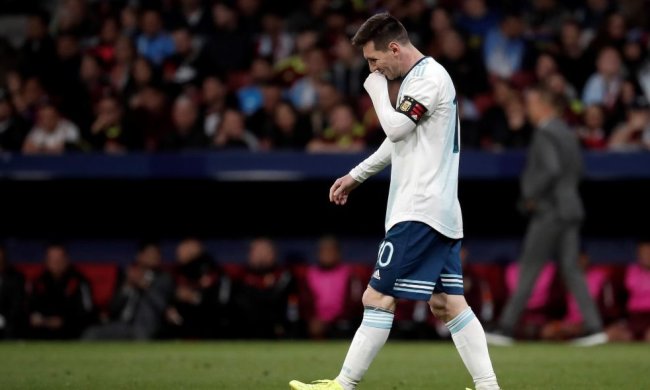 Возвращение Месси: аргентинская сборная сенсационно проиграла в первом же матче