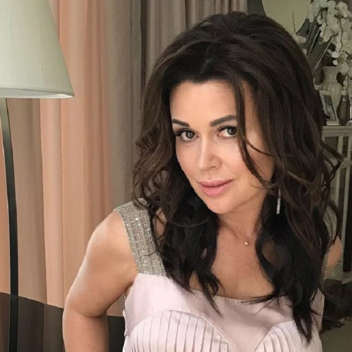 Траннилер әтештерін жұлып алып, өздеріне сперма