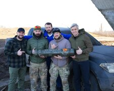 Фонд «Надія» та Валерій Дубіль зустрілися з Героєм України Владиславом Стоцьким і передали допомогу його підрозділу