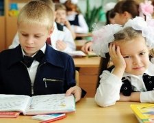 Порошенко підписав закон про безкоштовні підручники для школярів