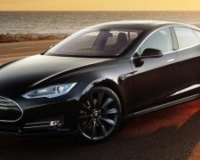 Седаном Tesla Model S зможуть управляти "силою думки"