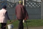 Пенсіонери. Фото: скриншот Youtube